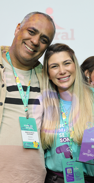 Educadores e representantes de escolas parceiras participando do evento Conexão Amplia 2025.