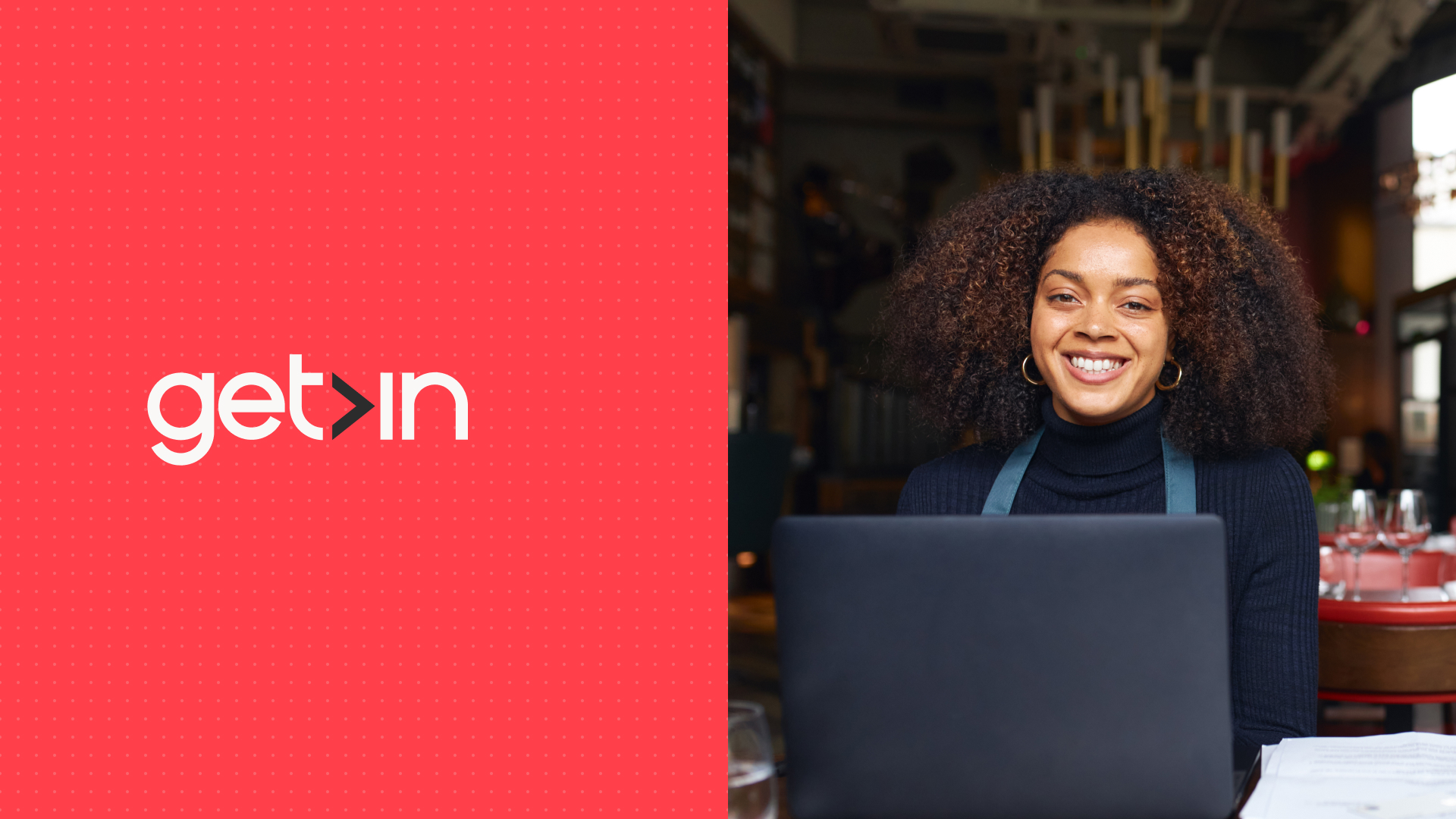 Mulher empreendedora sorri enquanto trabalha no notebook em ambiente de restaurante, ao lado de identidade visual da marca Get In.