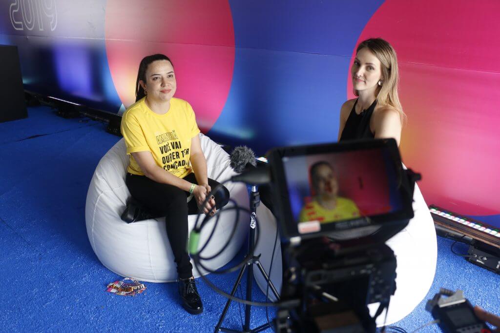 CEO da Layer Up dá entrevista para canal da RD Station durante a premiação RD Summit