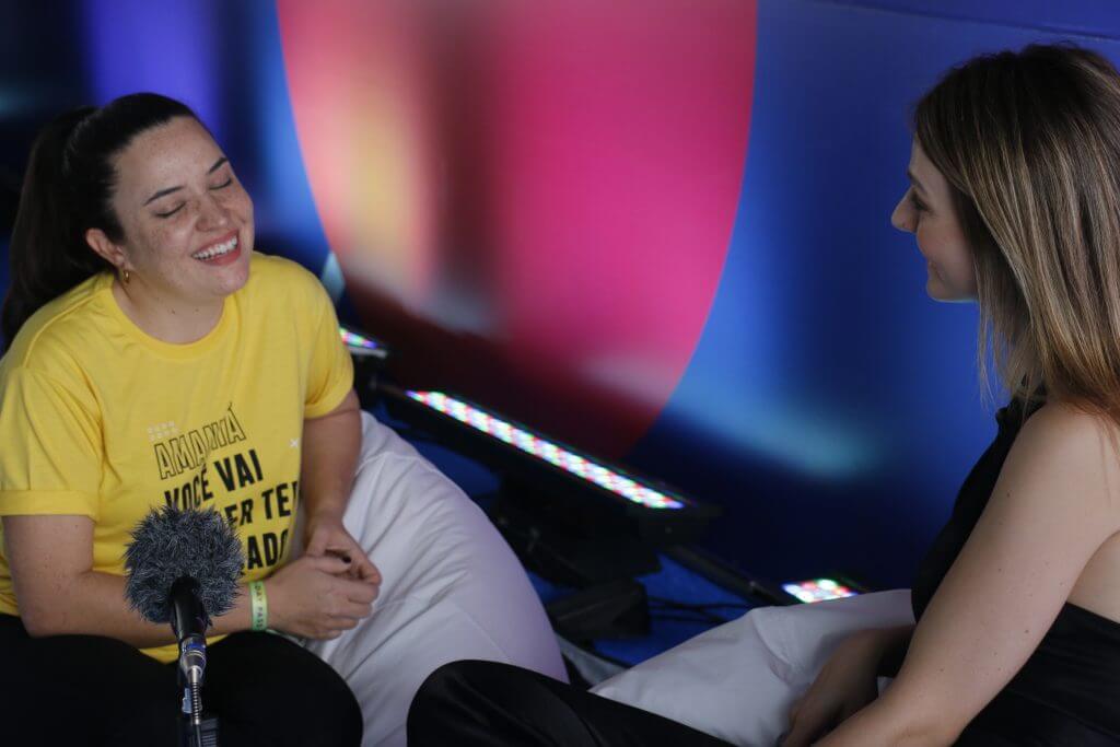CEO da Layer Up dá entrevista para canal da RD Station durante a premiação RD Summit