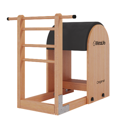 Ladder Barrel Original MetaLife em fundo neutro, equipamento profissional de Pilates.