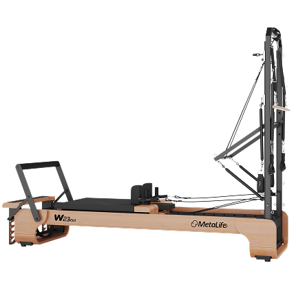 Reformer Torre W23eco MetaLife em fundo neutro, equipamento profissional de Pilates.