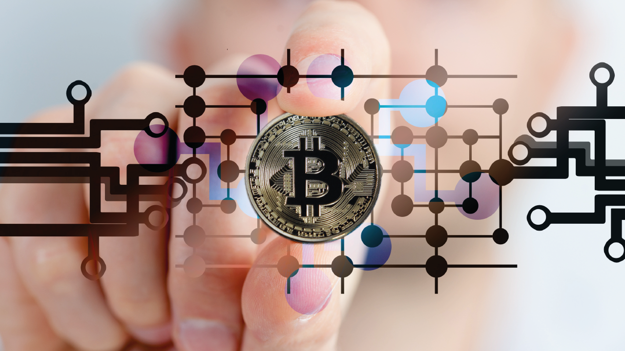 Após dois anos, Bitcoin alcança nova máxima histórica